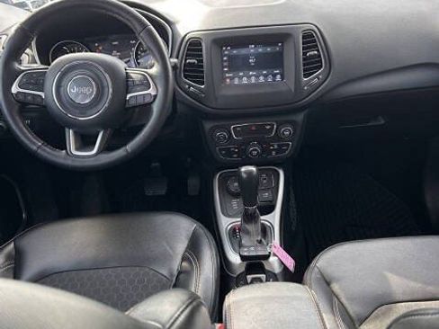 Used 2019 Jeep Compass Latitude w/ Popular Equipment Group AWD/4WD image 8