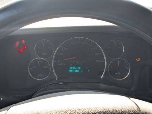 Used 2020 Chevrolet Express 2500 w/ Driver Convenience Package RWD image 15