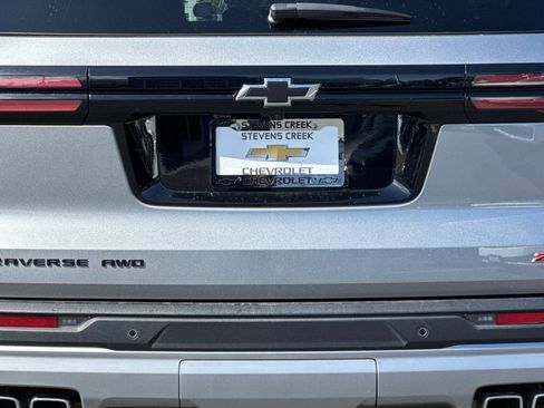 Used 2025 Chevrolet Traverse Z71 image 47