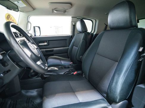 Used 2010 Toyota FJ Cruiser 4WD image 6