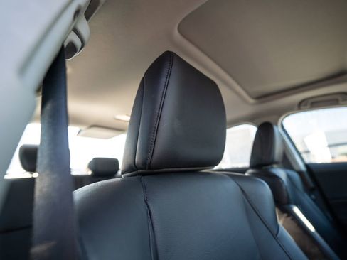 Certified 2018 Acura ILX w/ Premium Package image 20