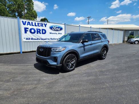 Certified 2025 Ford Explorer ST-Line w/ Premium Package AWD/4WD image 1