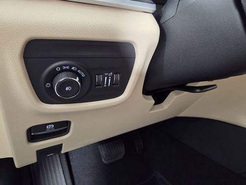 New 2025 Jeep Grand Cherokee Limited image 23