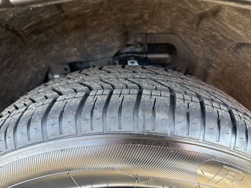 Used 2025 Nissan Rogue SV image 32