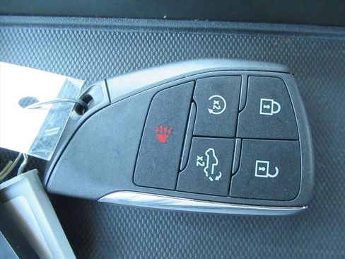 Used 2026 GMC Sierra 1500 SLT image 28