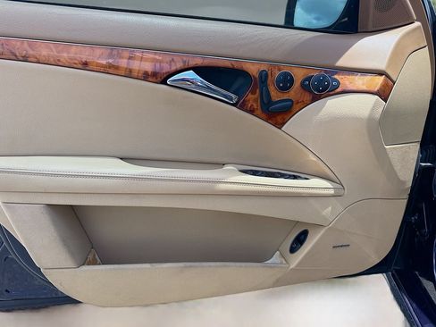 Used 2009 Mercedes-Benz E 350 Sedan image 20