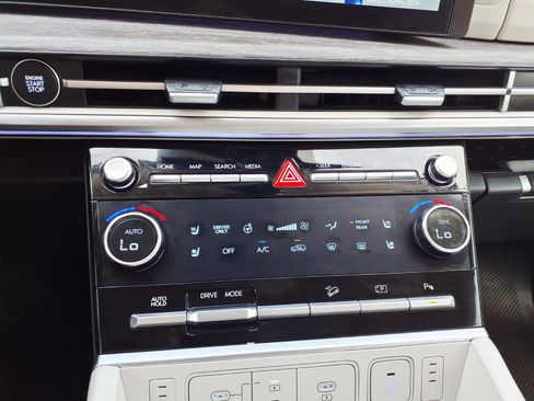 Used 2025 Hyundai Santa Fe Calligraphy FWD image 23