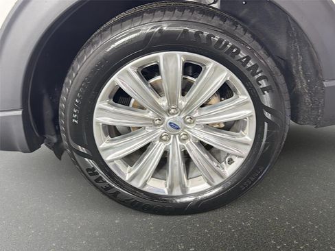 Used 2022 Ford Explorer Limited w/ Equipment Group 301A RWD image 30