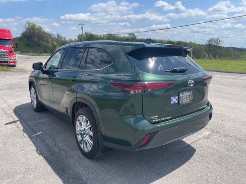 Used 2024 Toyota Highlander Limited AWD/4WD image 8