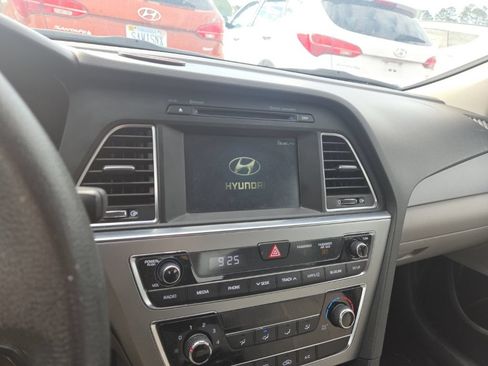 Used 2016 Hyundai Sonata SE FWD image 20