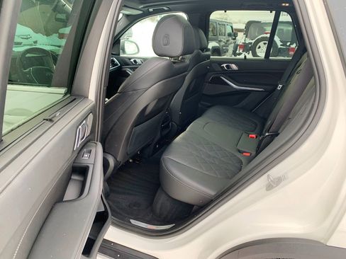 Used 2024 BMW X5 xDrive40i image 6