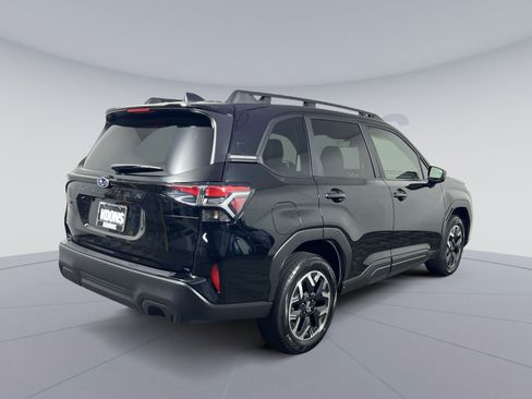 Used 2025 Subaru Forester Premium w/ Convenience Package #1 AWD/4WD image 11