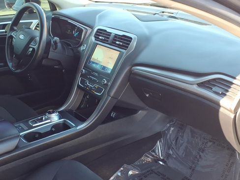 Certified 2020 Ford Fusion SE FWD image 9
