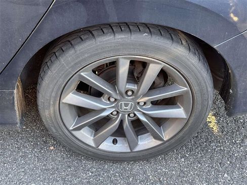 Used 2019 Honda Civic EX image 9