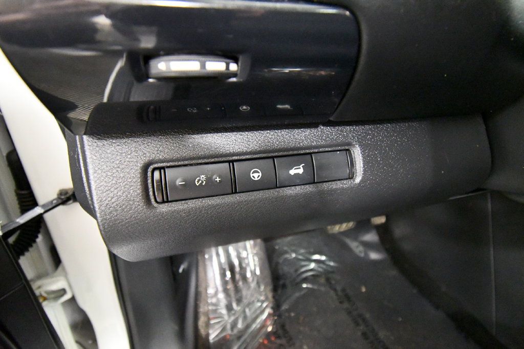 Used 2022 Nissan Pathfinder SV w/ SV Premium Package AWD/4WD image 20