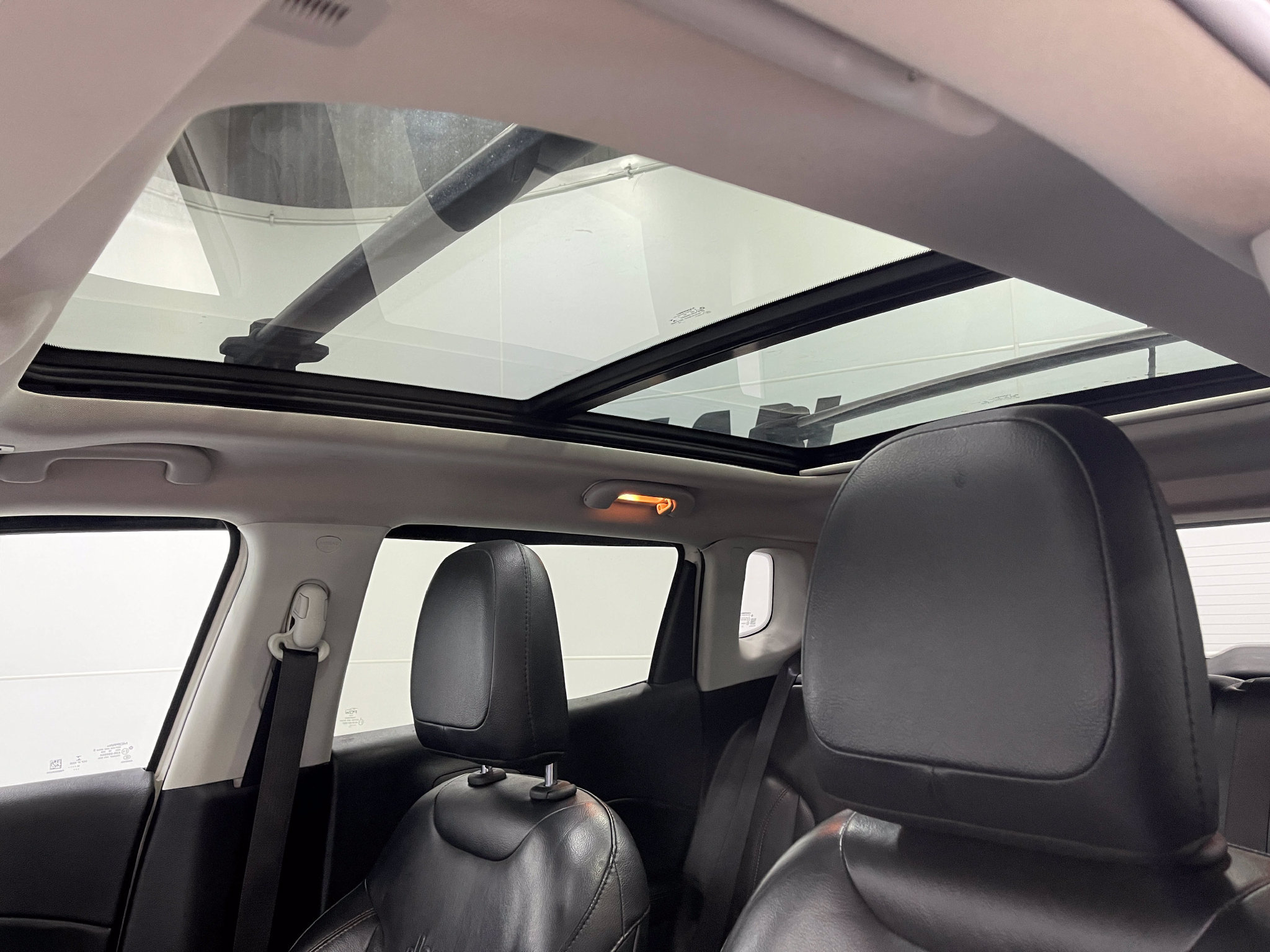 Used 2019 Jeep Compass Limited AWD/4WD image 12