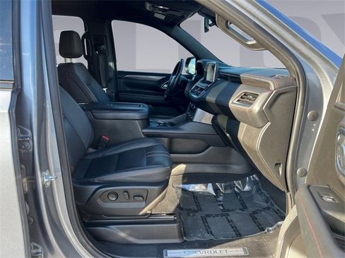 Used 2022 Chevrolet Suburban RST w/ Luxury Package image 17