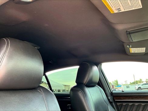 Used 2019 Ford Taurus Limited FWD image 16