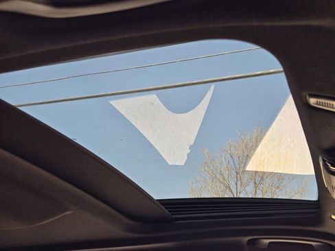 Used 2018 BMW 530i w/ Premium Package image 9