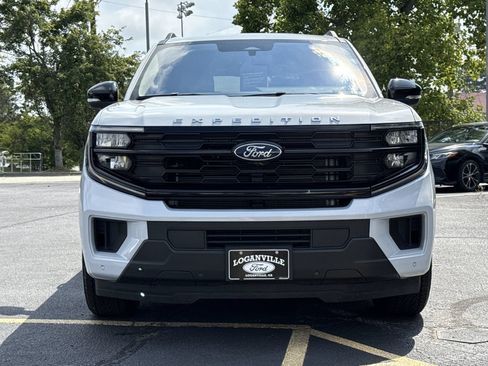 Certified 2025 Ford Expedition Active AWD/4WD image 35
