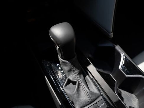 Used 2025 Toyota Camry XLE AWD/4WD image 27