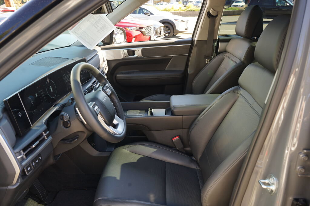 Certified 2024 Hyundai Santa Fe Limited AWD/4WD image 17