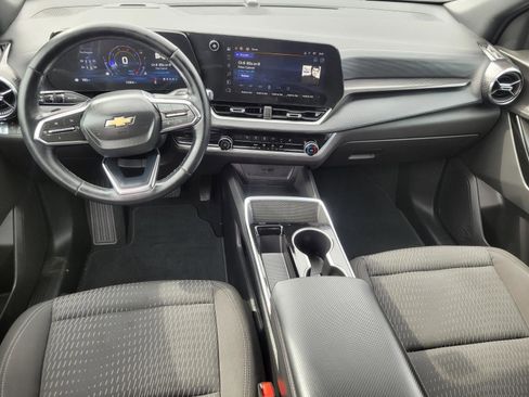 Used 2025 Chevrolet Equinox LT w/ Safety and Technology Package FWD image 16