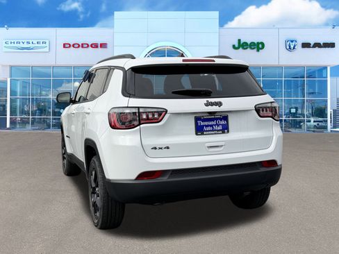 New 2026 Jeep Compass Latitude image 8