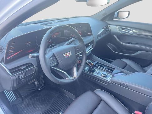 Used 2025 Cadillac CT5 V image 9