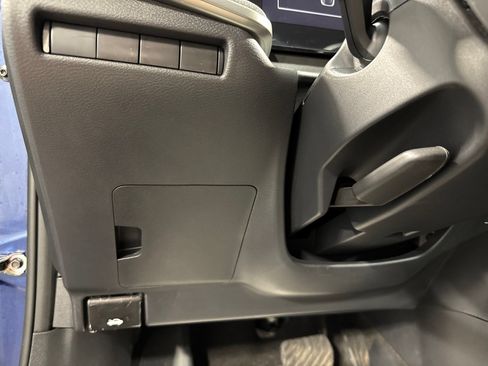 Used 2025 Nissan Kicks SV AWD/4WD image 35