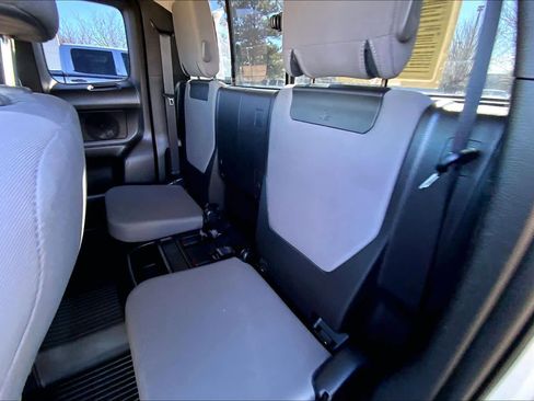 Certified 2020 Toyota Tacoma SR image 18