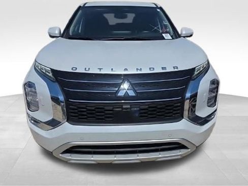 Used 2024 Mitsubishi Outlander SE AWD/4WD image 2
