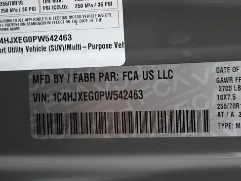 Used 2023 Jeep Wrangler Unlimited Sahara w/ Cold Weather Group AWD/4WD image 8