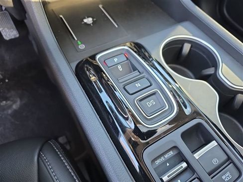 Used 2025 Honda Pilot Touring image 26