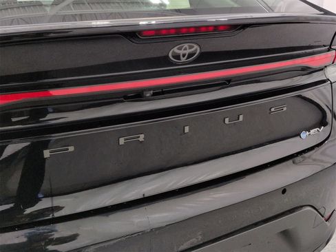 Used 2023 Toyota Prius LE image 13