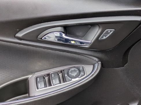Used 2018 Chevrolet Malibu LT FWD image 12