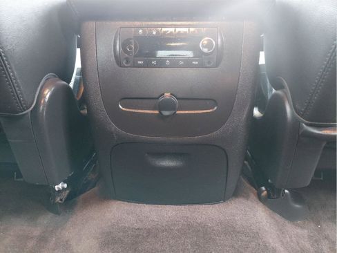 Used 2013 Chevrolet Tahoe LT image 17