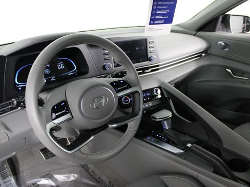 Used 2026 Hyundai Elantra Sport image 18