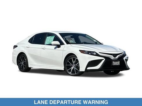 Used 2024 Toyota Camry SE w/ Convenience Package FWD image 2