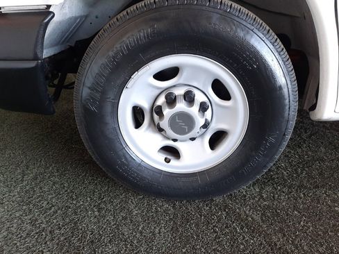 Used 2014 Chevrolet Express 2500 LS image 31