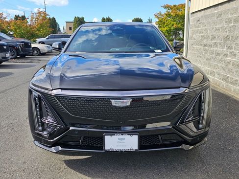 New 2026 Cadillac Lyriq V image 12