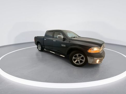 Used 2017 RAM 1500 Laramie RWD image 2
