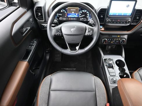 Used 2024 Ford Bronco Sport Outer Banks w/ Tech Package AWD/4WD image 14