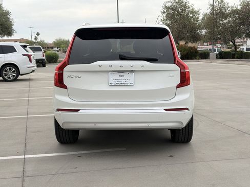 Used 2022 Volvo XC90 T8 Inscription w/ Lounge Package image 6