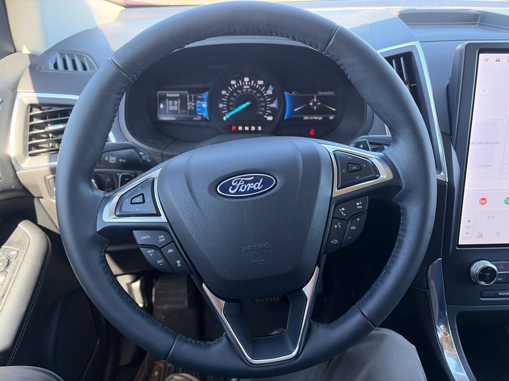 Used 2024 Ford Edge Titanium w/ Equipment Group 301A AWD/4WD image 12