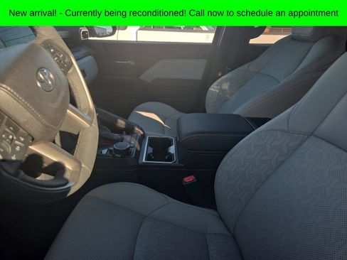 Used 2025 Toyota Tacoma Limited AWD/4WD image 11