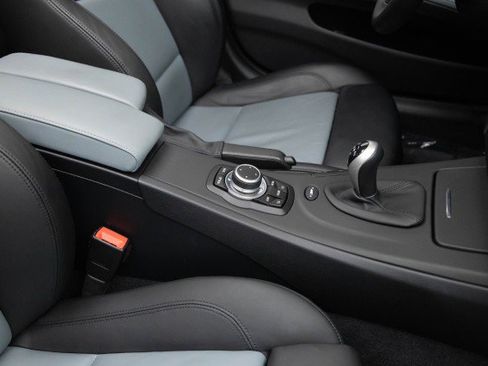 Used 2011 BMW M3 Sedan image 30