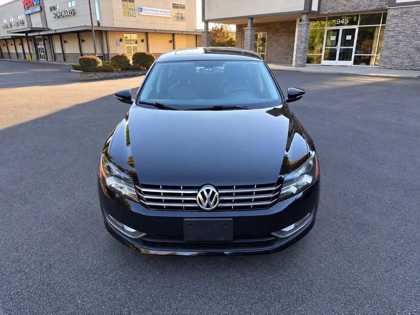 Used 2012 Volkswagen Passat TDI SEL Premium FWD image 8