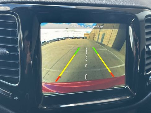 Used 2018 Jeep Compass Limited w/ Navigation Group image 18