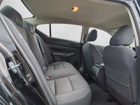 Used 2024 Nissan Altima 2.5 SV image 18